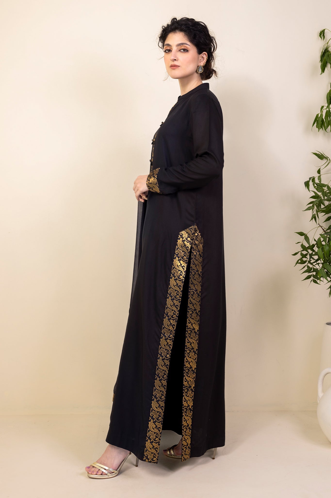 GHULABRI - 3-PIECE BLACK VISCOSE SUIT - PRET