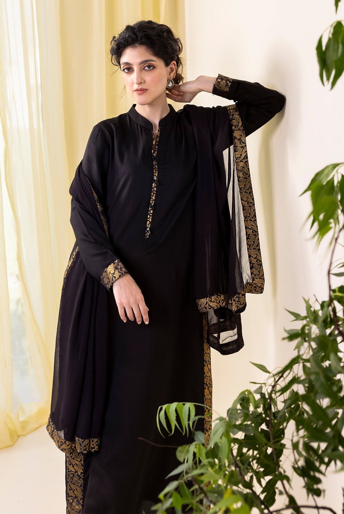 GHULABRI - 3-PIECE BLACK VISCOSE SUIT - PRET